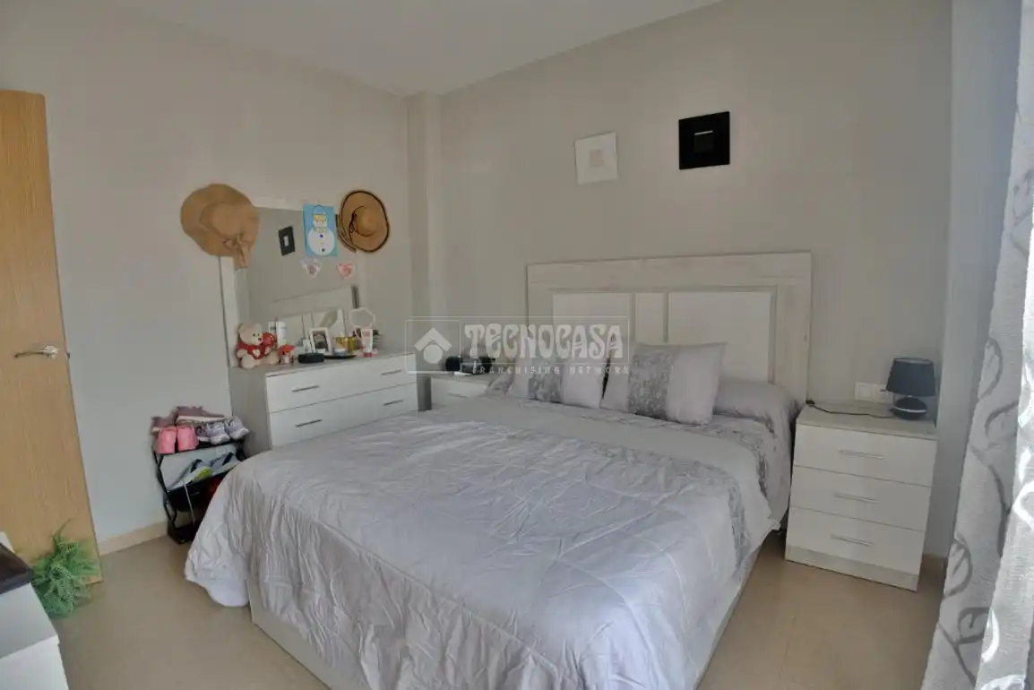 Flat with terrace for sale in Santa María del Águila, imagen 13