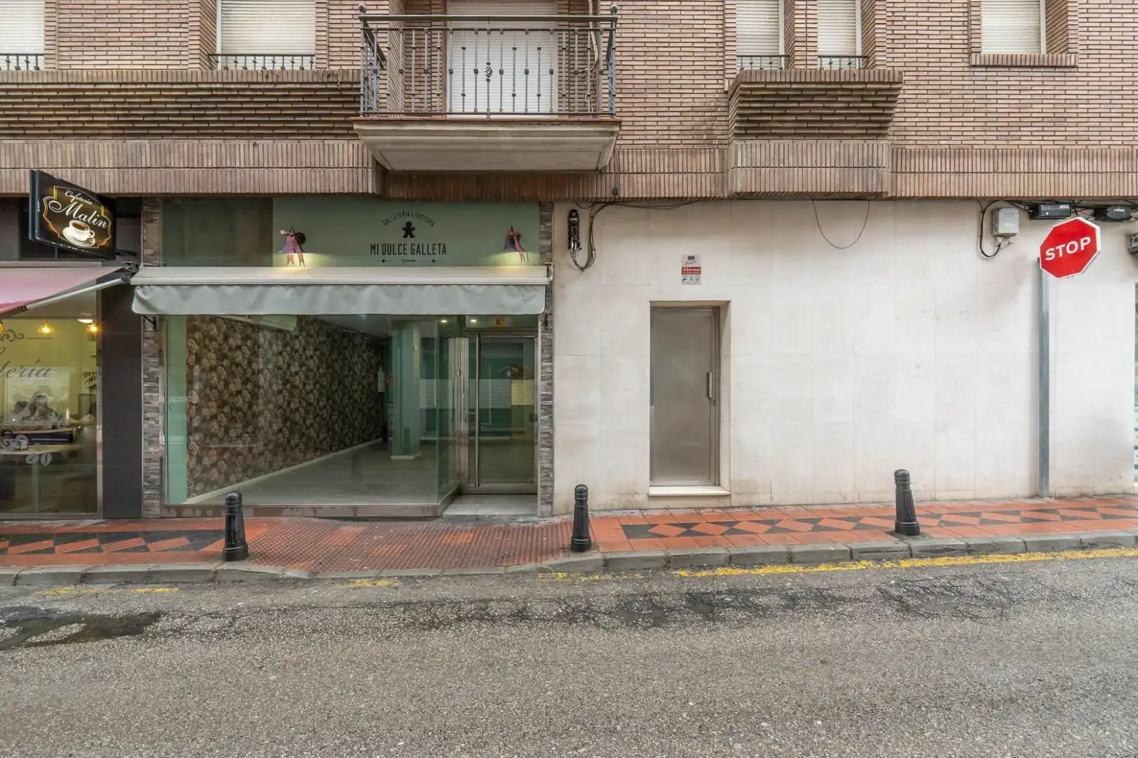 Vista exterior de Local en venta en Armilla con Aire acondicionado