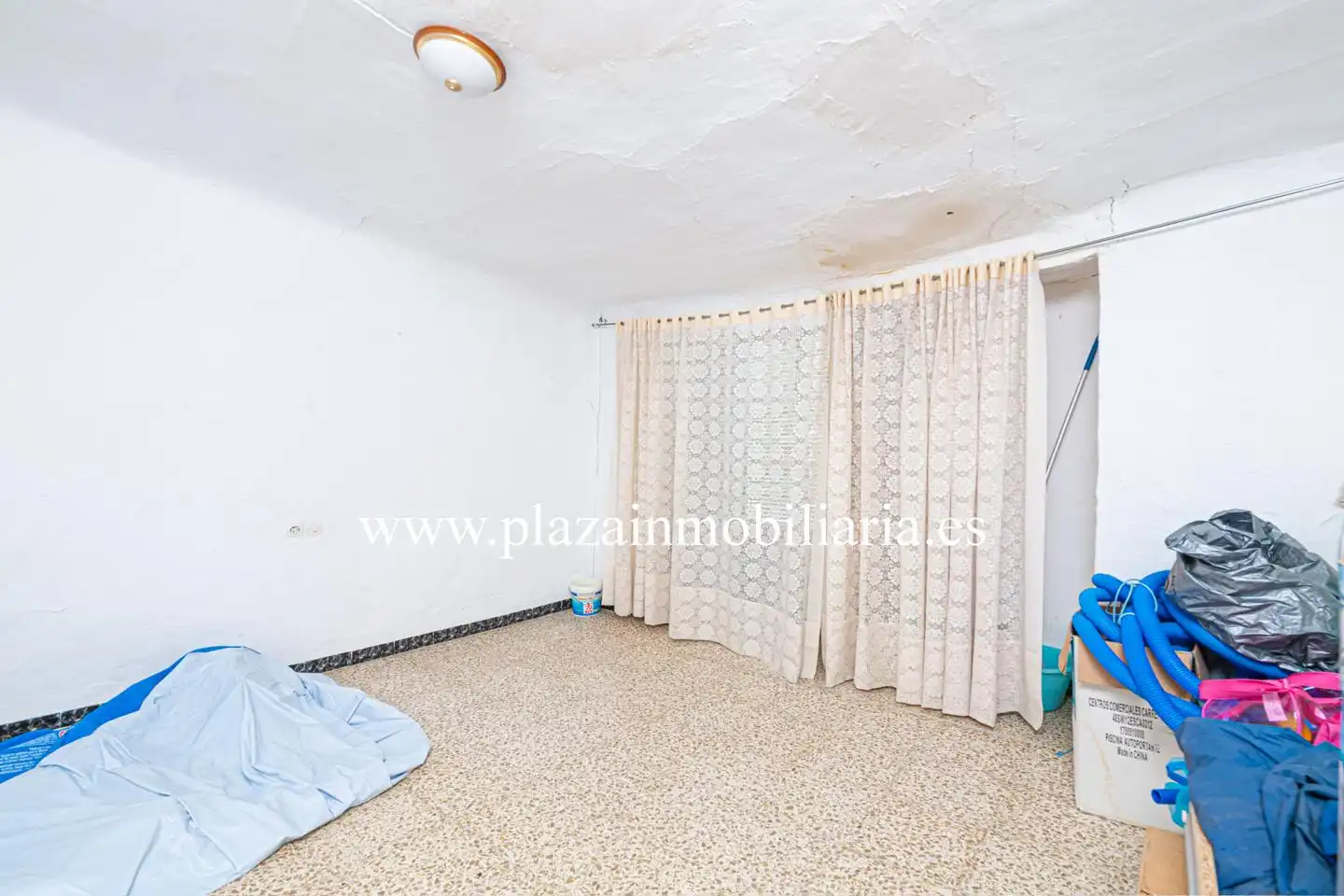 Houses for sale in Lucena  with Storage room