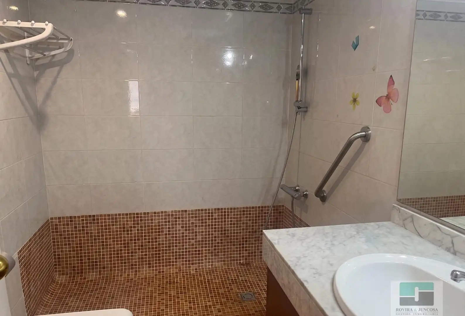 Bany de Pis de lloguer en Castelldefels amb Aire condicionat, Parquet i Terrassa