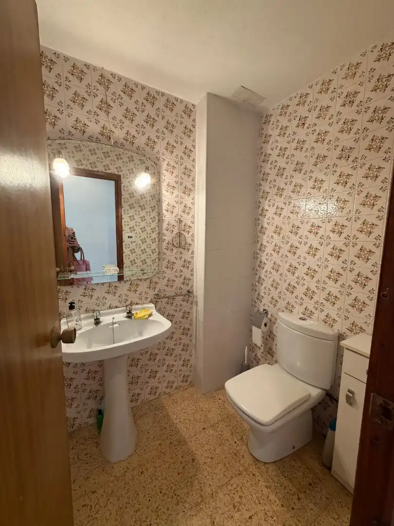 Bany de Pis en venda en Utiel amb Moblat i Balcó