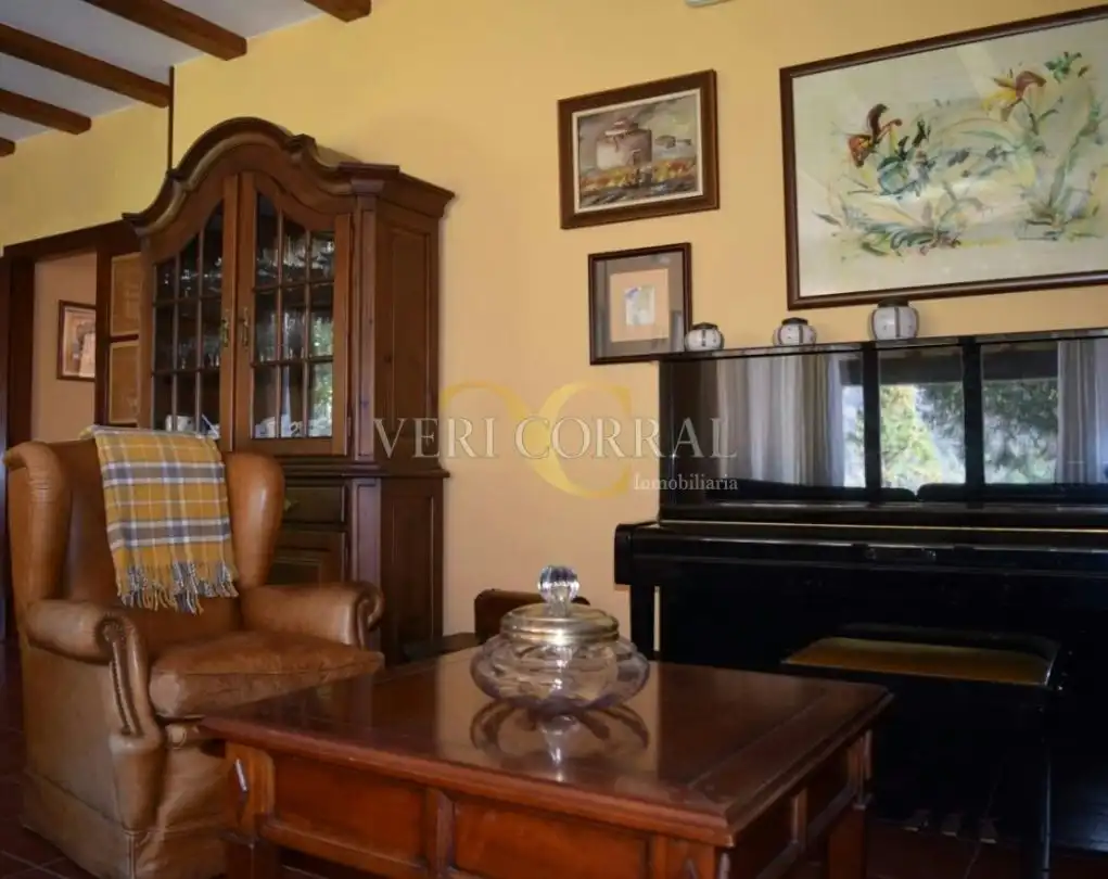 Sala de estar de Edificio en venta en Llanes