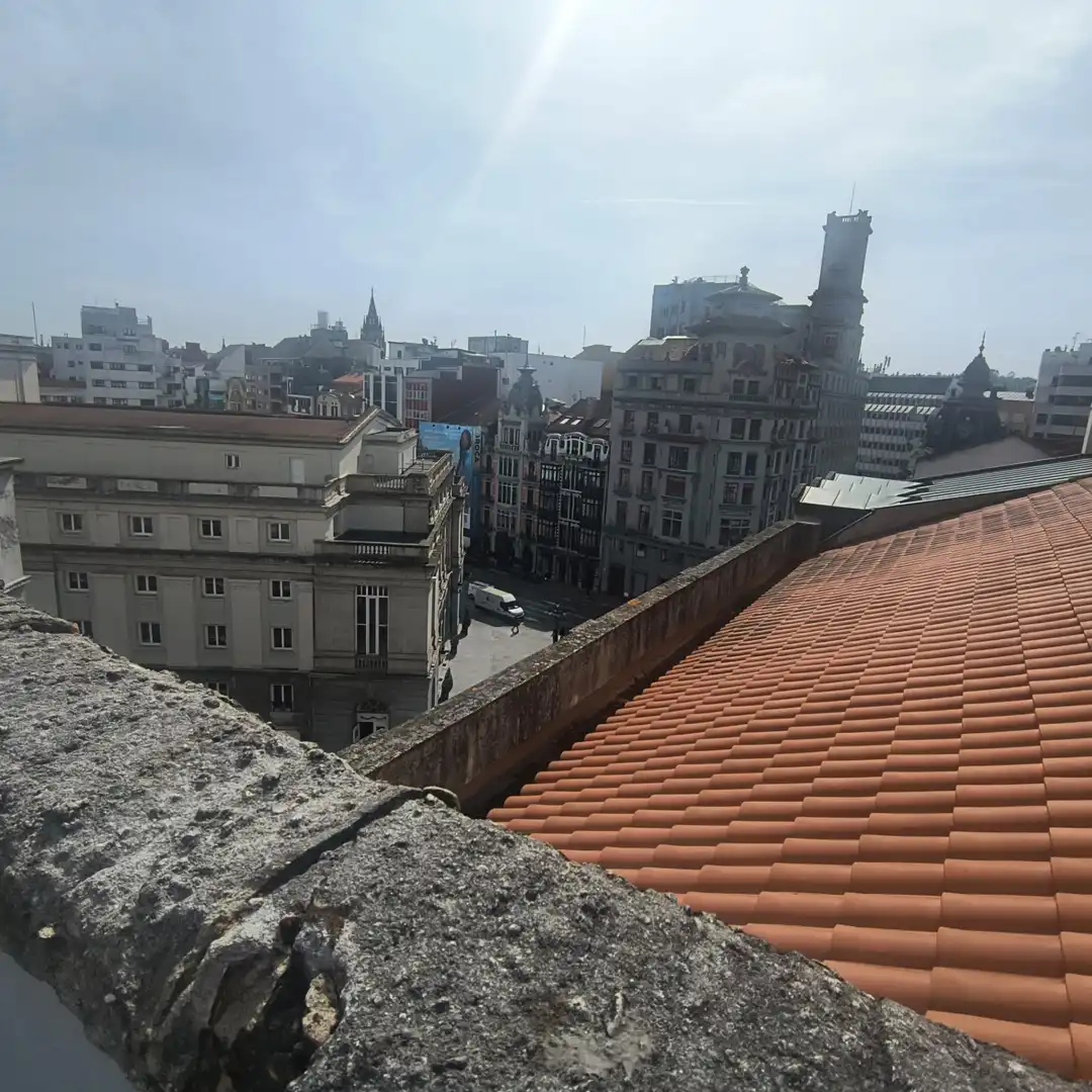 Vista exterior de Pis de lloguer en Oviedo  amb Calefacció, Terrassa i Traster