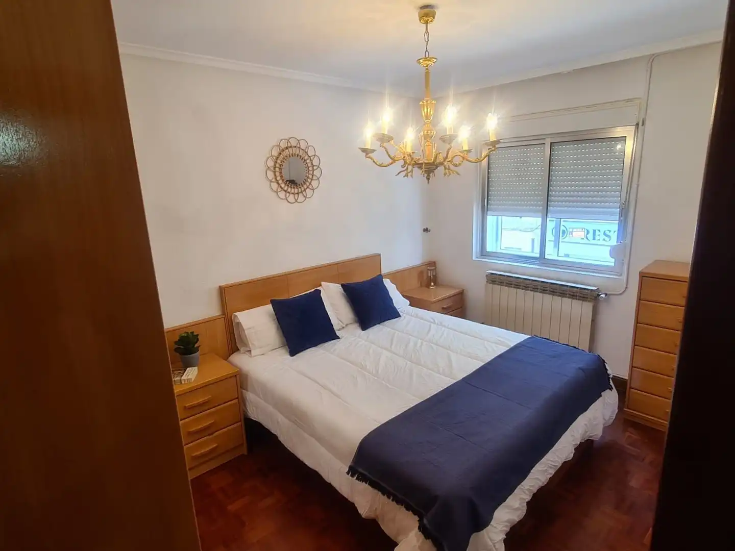 Bedroom of Flat for sale in Burgos