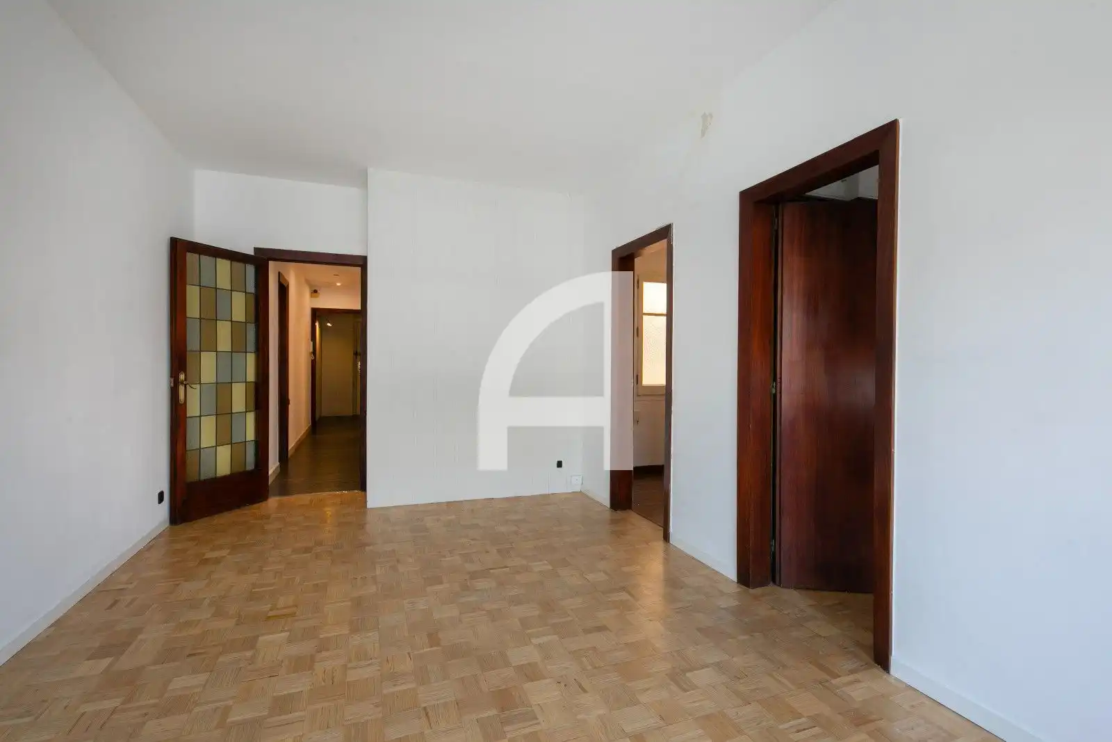 Flat for sale in Barcelona  with Parquet flooring