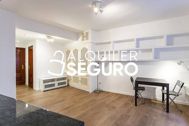 Piso en Alquiler en de los Mostenses en Universidad - Malasaña