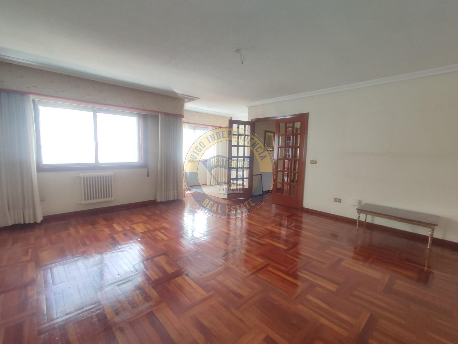 Pis en venda en Vigo  amb Calefacció, Parquet i Traster