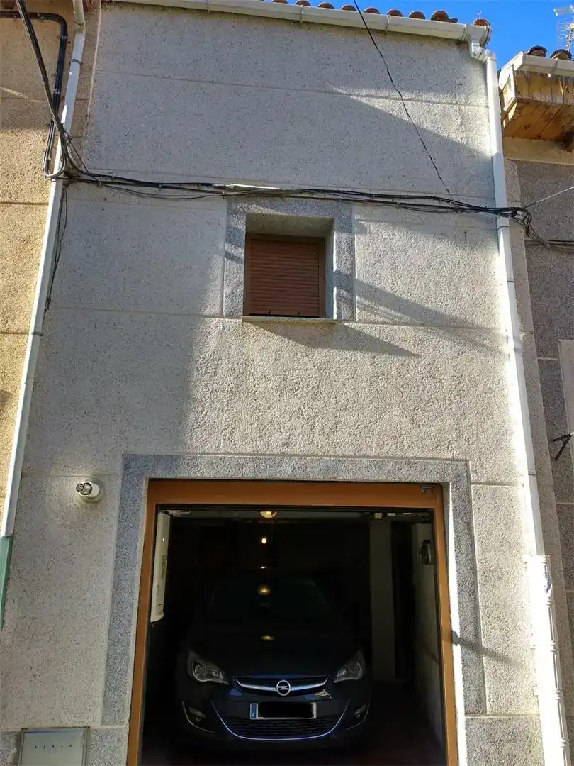 Vista exterior de Casa adosada en venta en Dueñas con Parquet, Amueblado y Horno