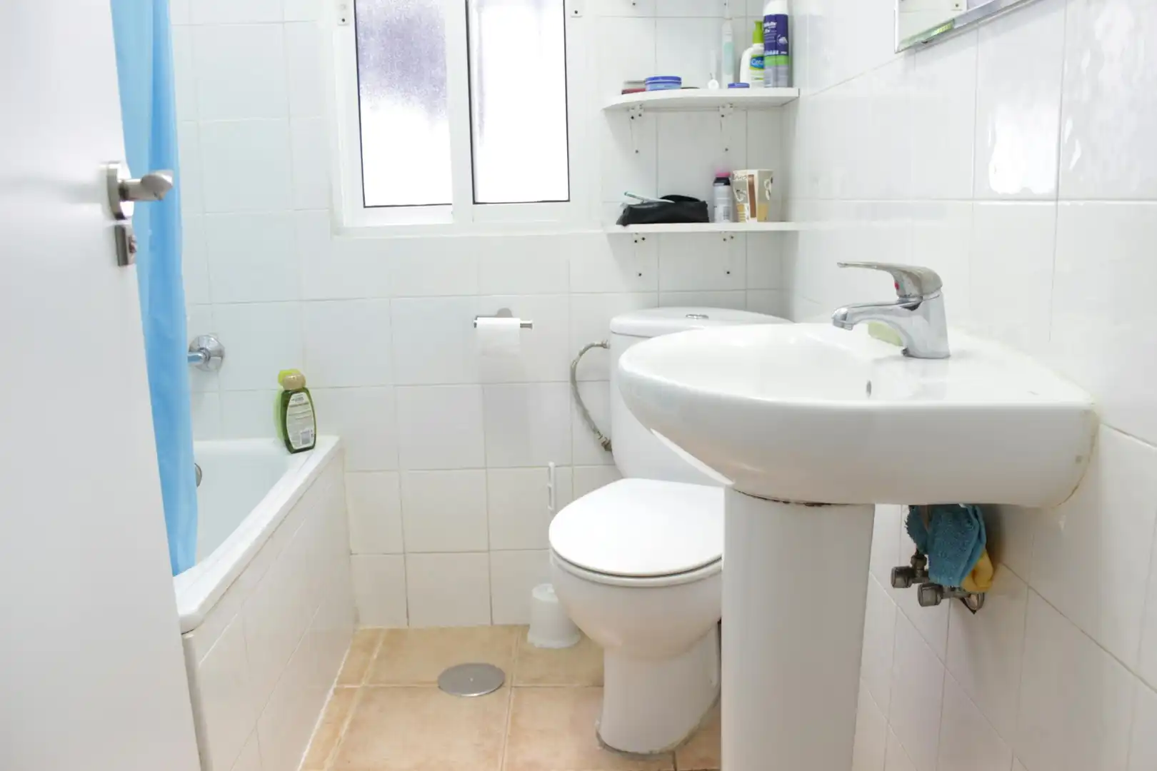 Badezimmer von Wohnung zur untervermieten in Sevilla mit Klimaanlage, Möbliert und Waschmaschine