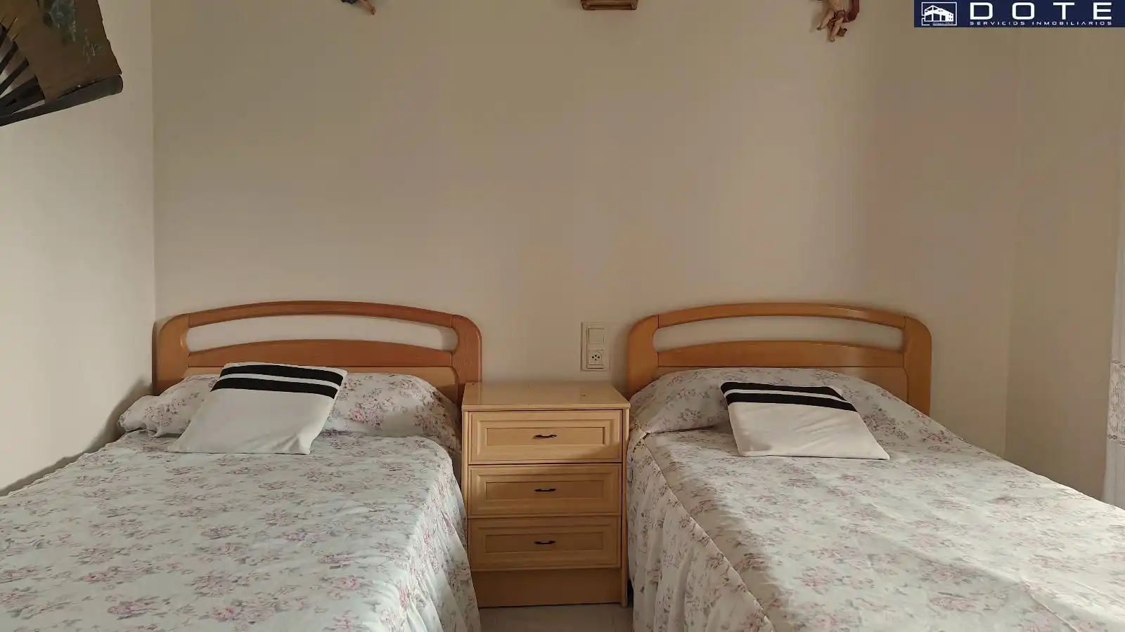 Habitación de Casa adosada en venta en Creixell con Terraza, Trastero y Alarma