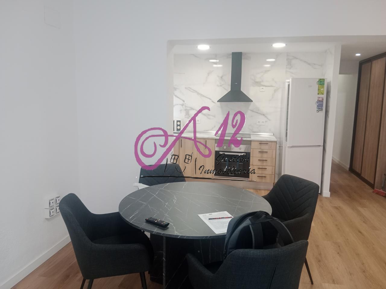 Dining room of Flat to share in Burjassot  with Air Conditioner, Terrace and Furnished