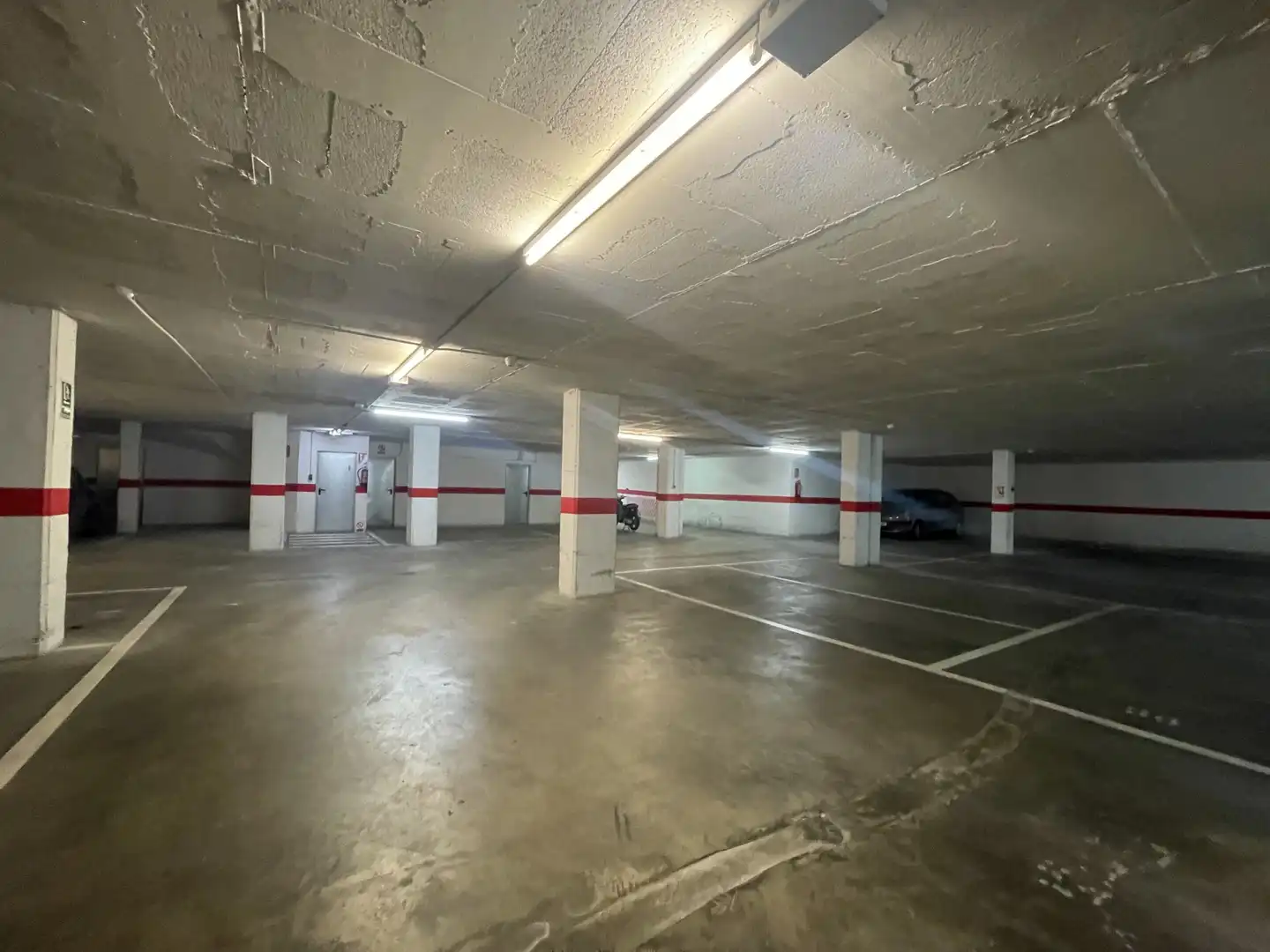 Parkplatz von Garage zum Verkauf in Girona