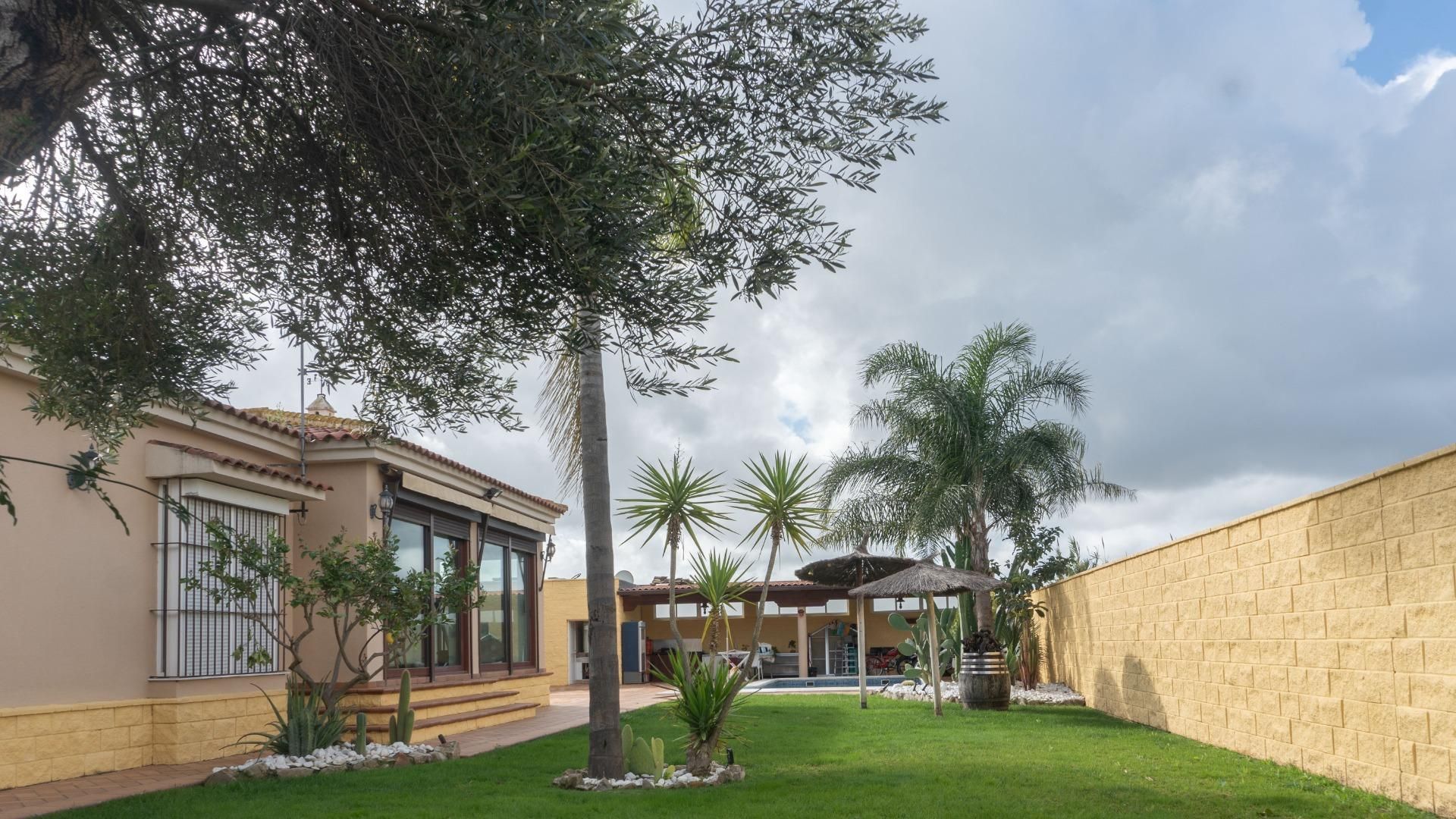 Jardí de Casa o xalet en venda en Jerez de la Frontera amb Aire condicionat, Jardí privat i Traster