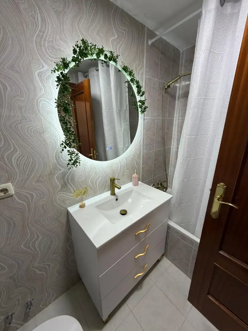 Baño de Casa o chalet en venta en Navamorcuende con Calefacción, Terraza y Amueblado