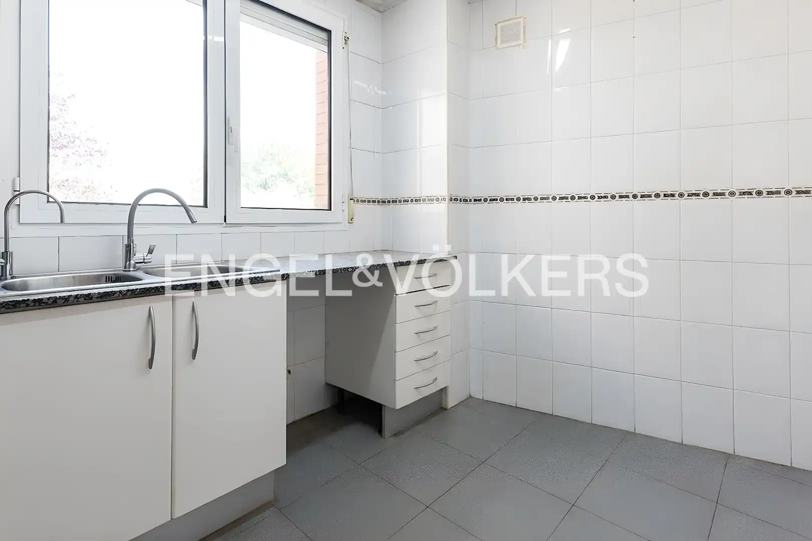 Cocina de Casa adosada en venta en Castellar del Vallès con Aire acondicionado, Calefacción y Terraza