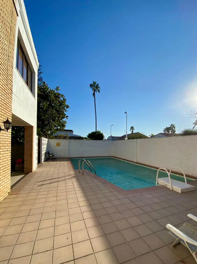 Piscina de Casa o xalet en venda en Sagunto / Sagunt amb Aire condicionat, Jardí privat i Terrassa