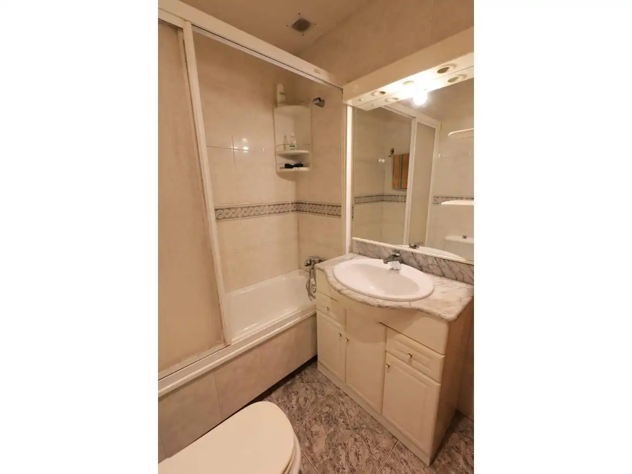 Badezimmer von Maisonette zum Verkauf in L'Hospitalet de Llobregat mit Klimaanlage, Heizung und Terrasse