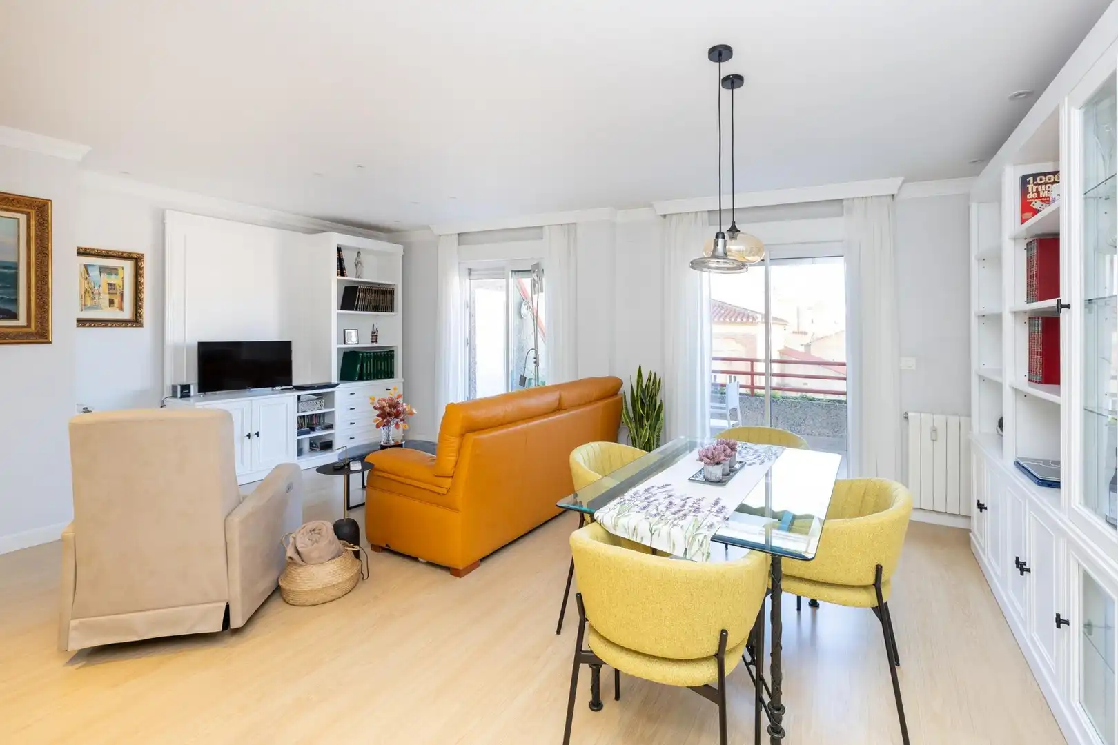 Wohnzimmer von Dachboden zum Verkauf in Granada mit Terrasse