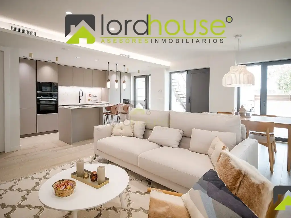 Casa en venta en Avenida Monte Lo
