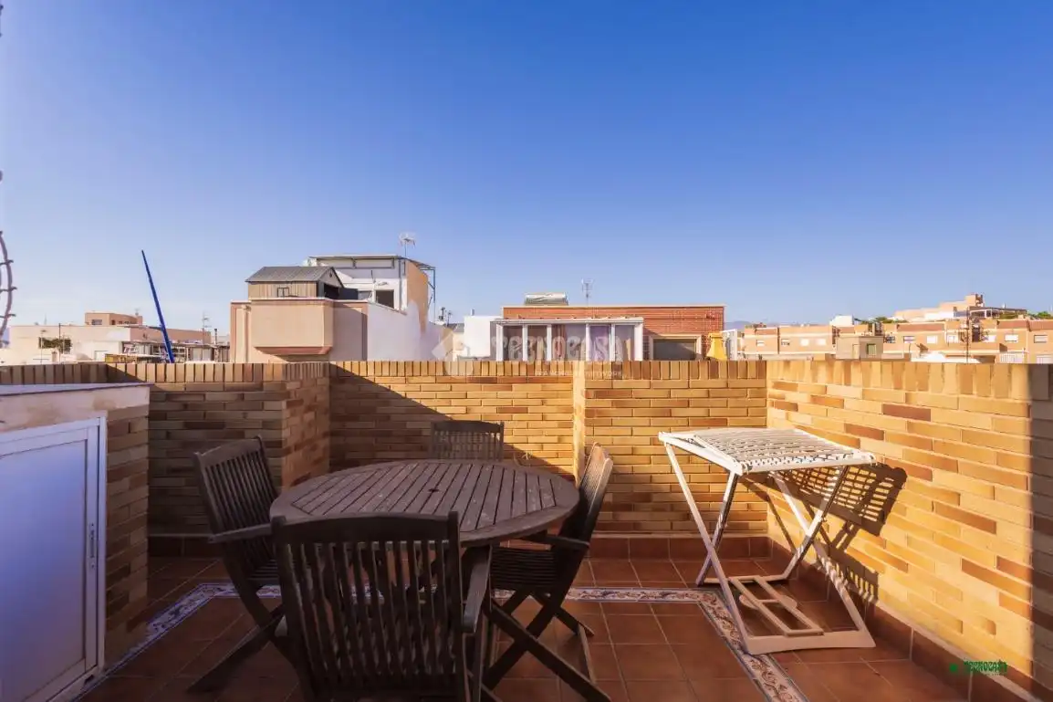 Terrassa de Àtic en venda en Almería amb Aire condicionat i Terrassa