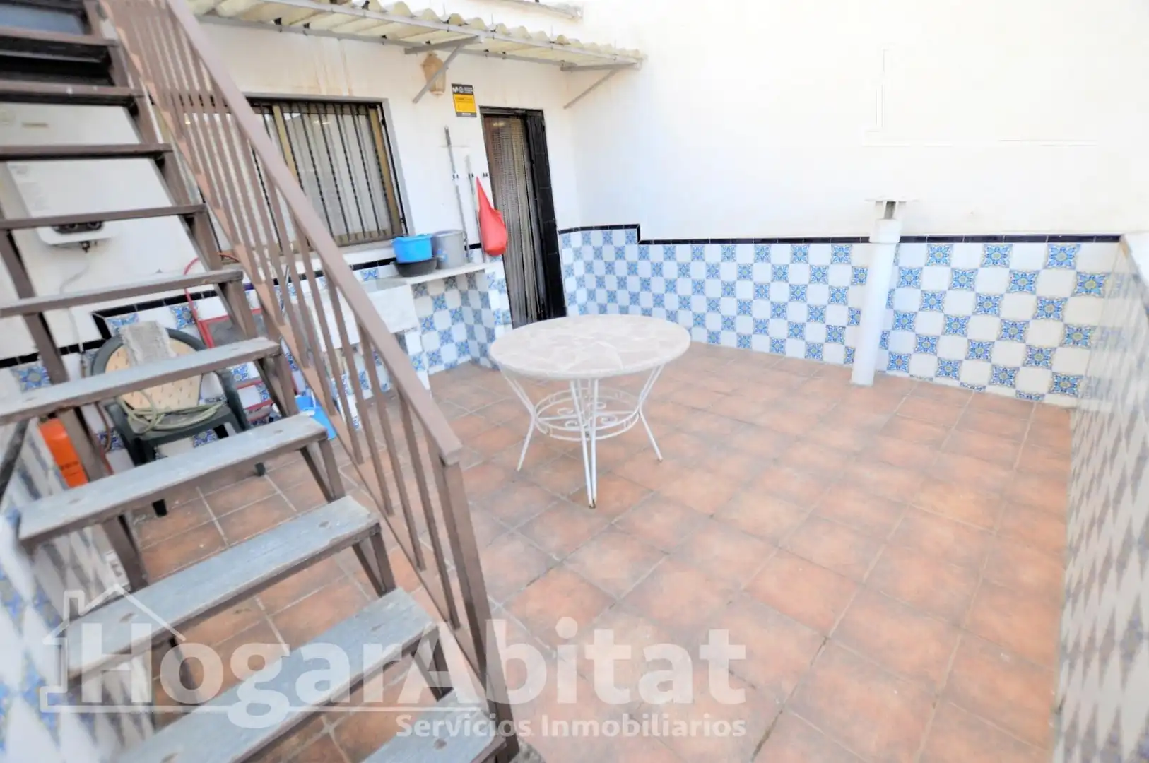 Jardí de Casa o xalet en venda en La Pobla de Vallbona amb Terrassa i Traster