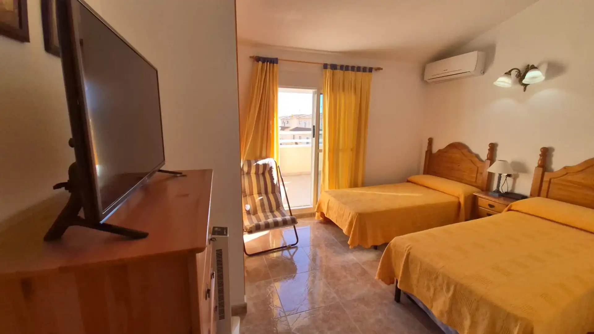 Habitación de Casa adosada en venta en Pilar de la Horadada con Aire acondicionado, Terraza y Amueblado