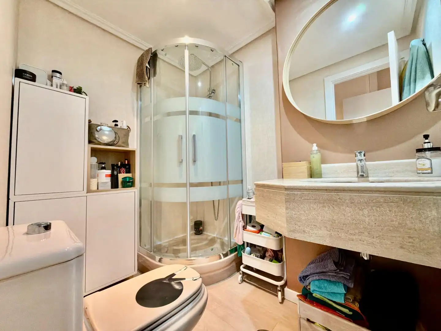 Bathroom of Flat for sale in Madrid  with Air Conditioner, Heating and Storage room