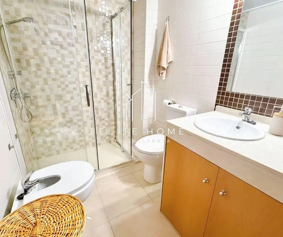 Baño de Piso en venta en Moncofa con Amueblado y Piscina comunitaria