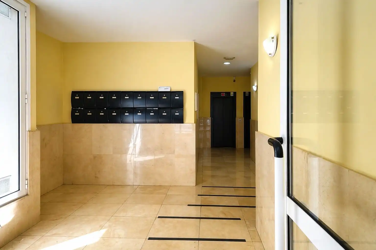 Piso en venta en Torrelavega  con Parquet, Trastero y Amueblado