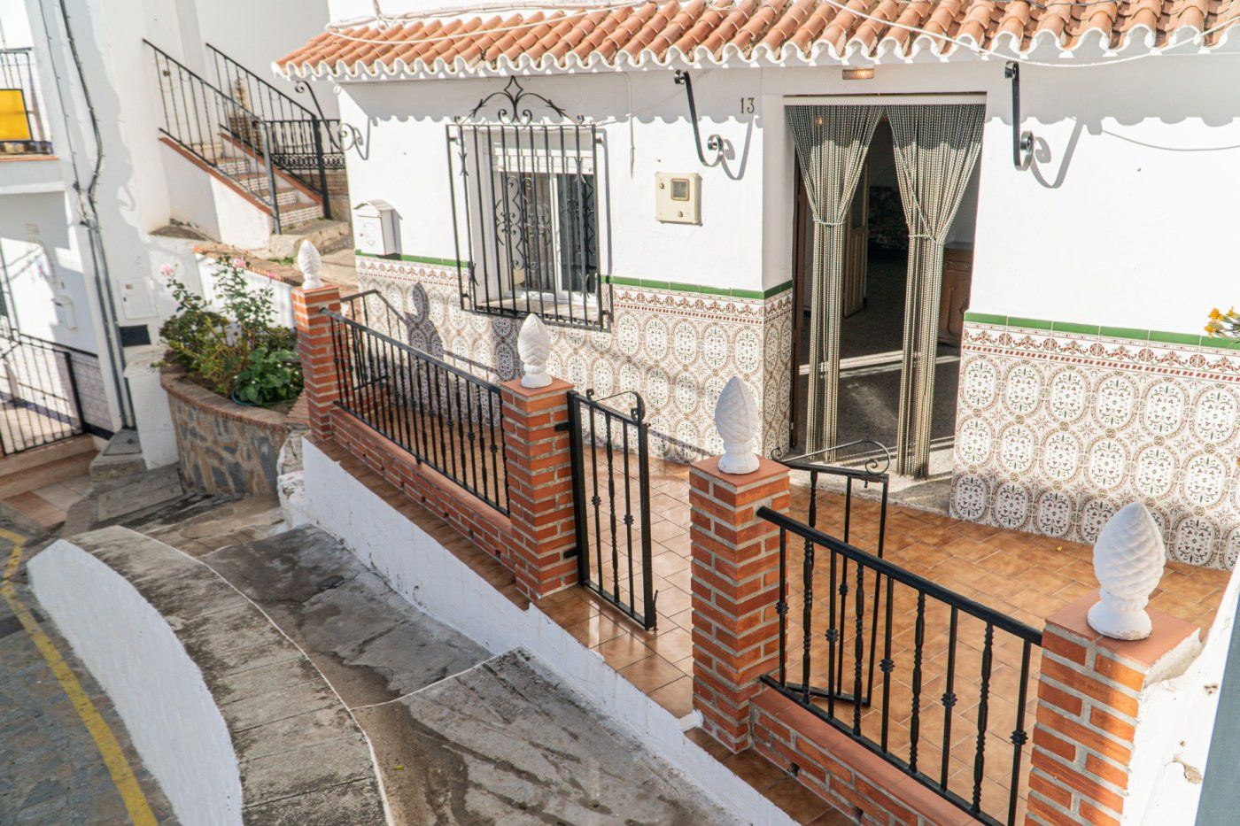 Vista exterior de Finca rústica en venda en El Borge amb Terrassa