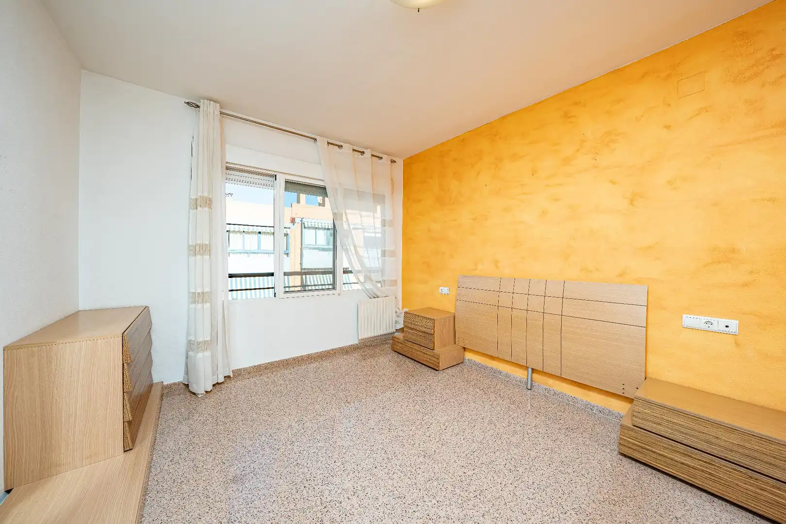 Habitación de Ático en venta en Alicante / Alacant con Calefacción, Jardín privado y Terraza