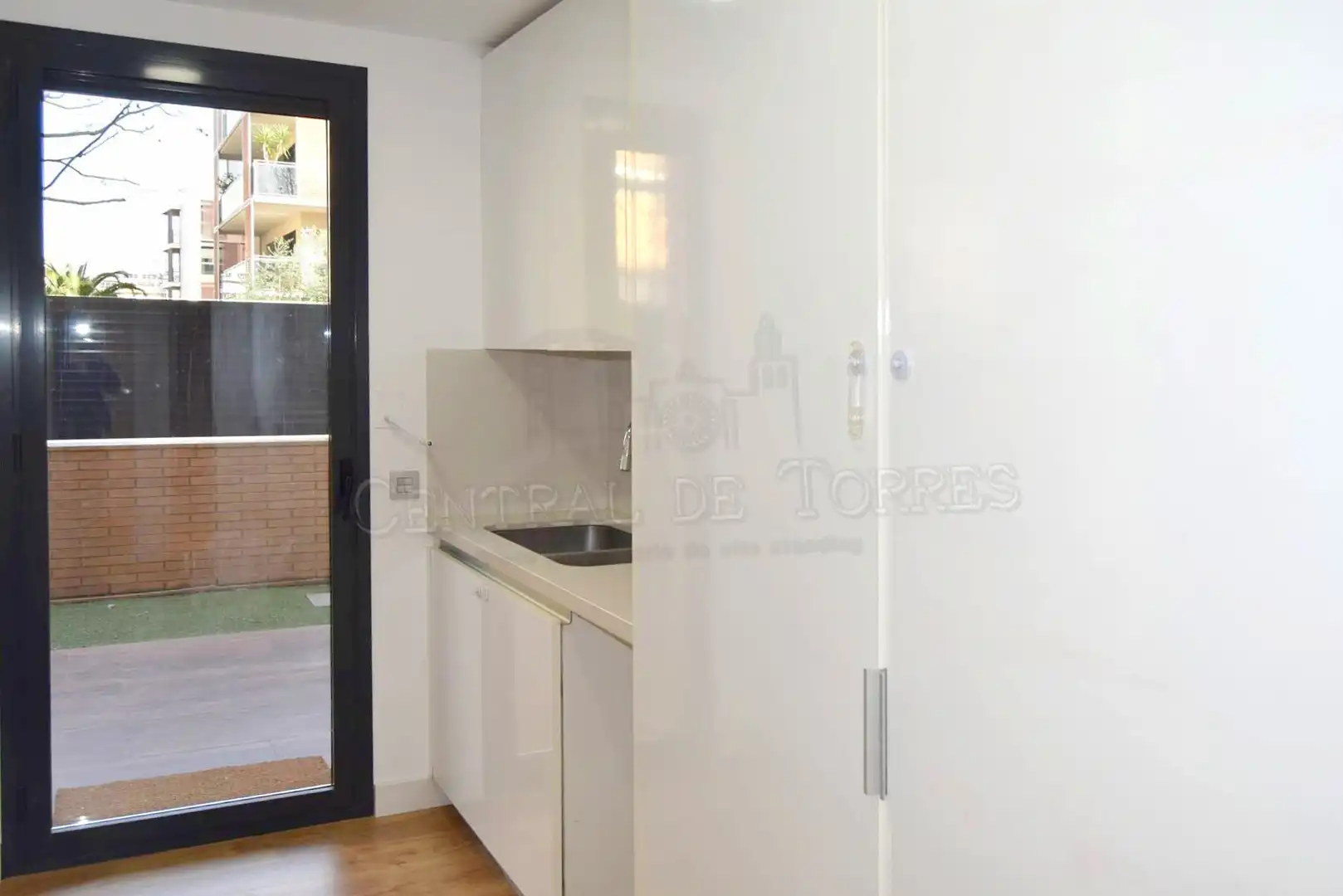 Kitchen of Ground floor for sale in Sant Cugat del Vallès  with Air Conditioner, Heating and Private garden