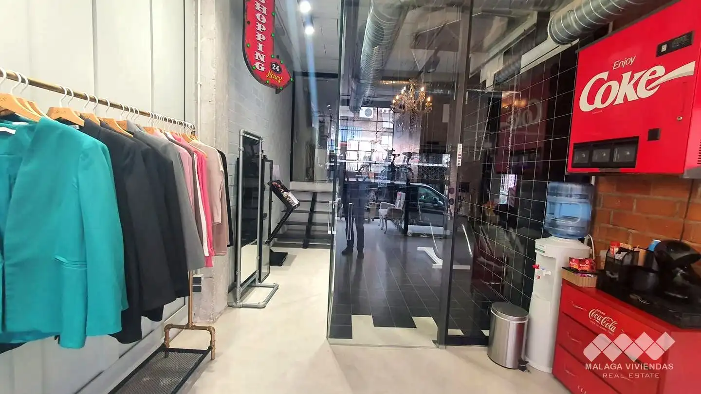 Local comercial en venda a Centro, imagen 2