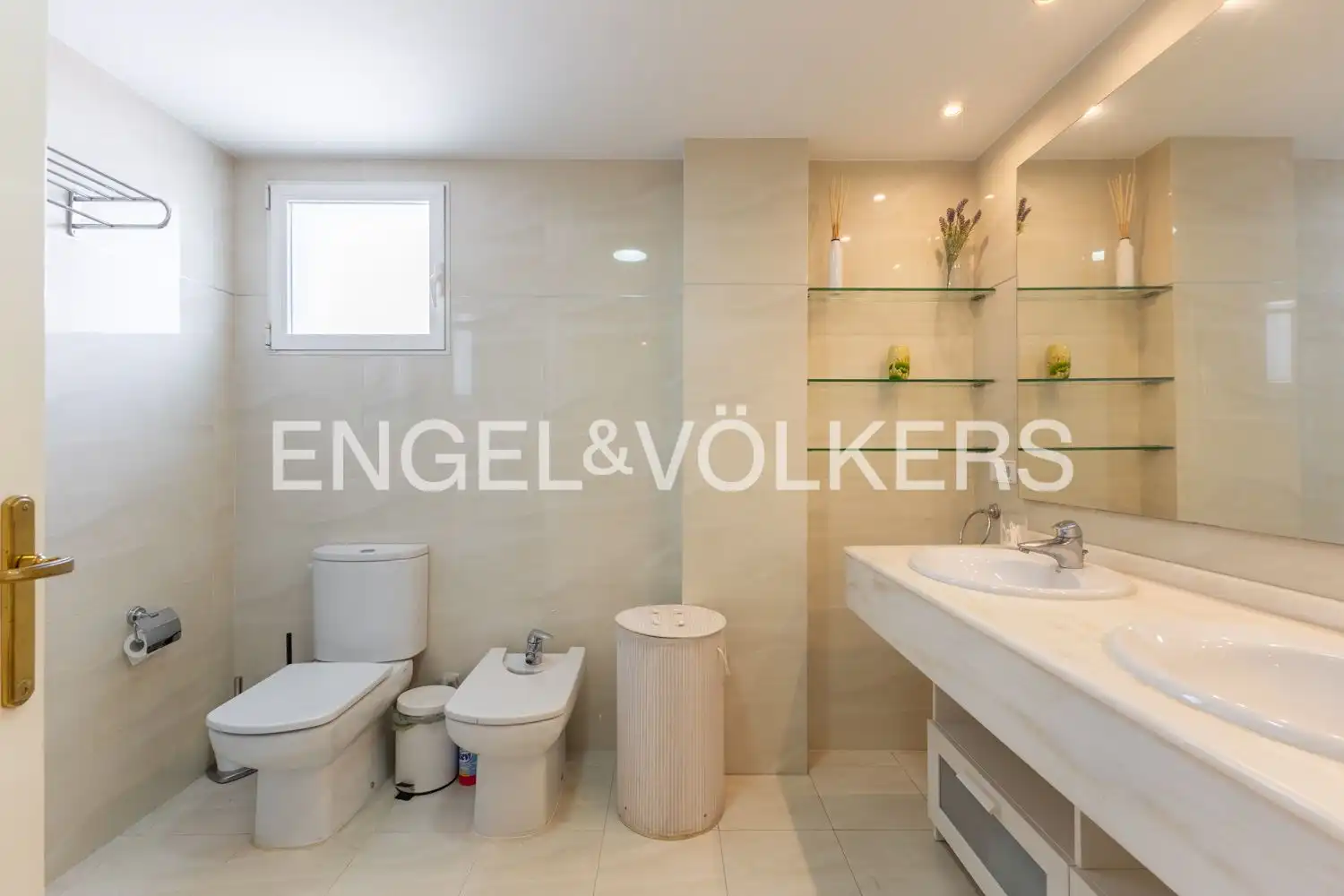 Baño de Piso en venta en Valencia con Aire acondicionado, Calefacción y Trastero