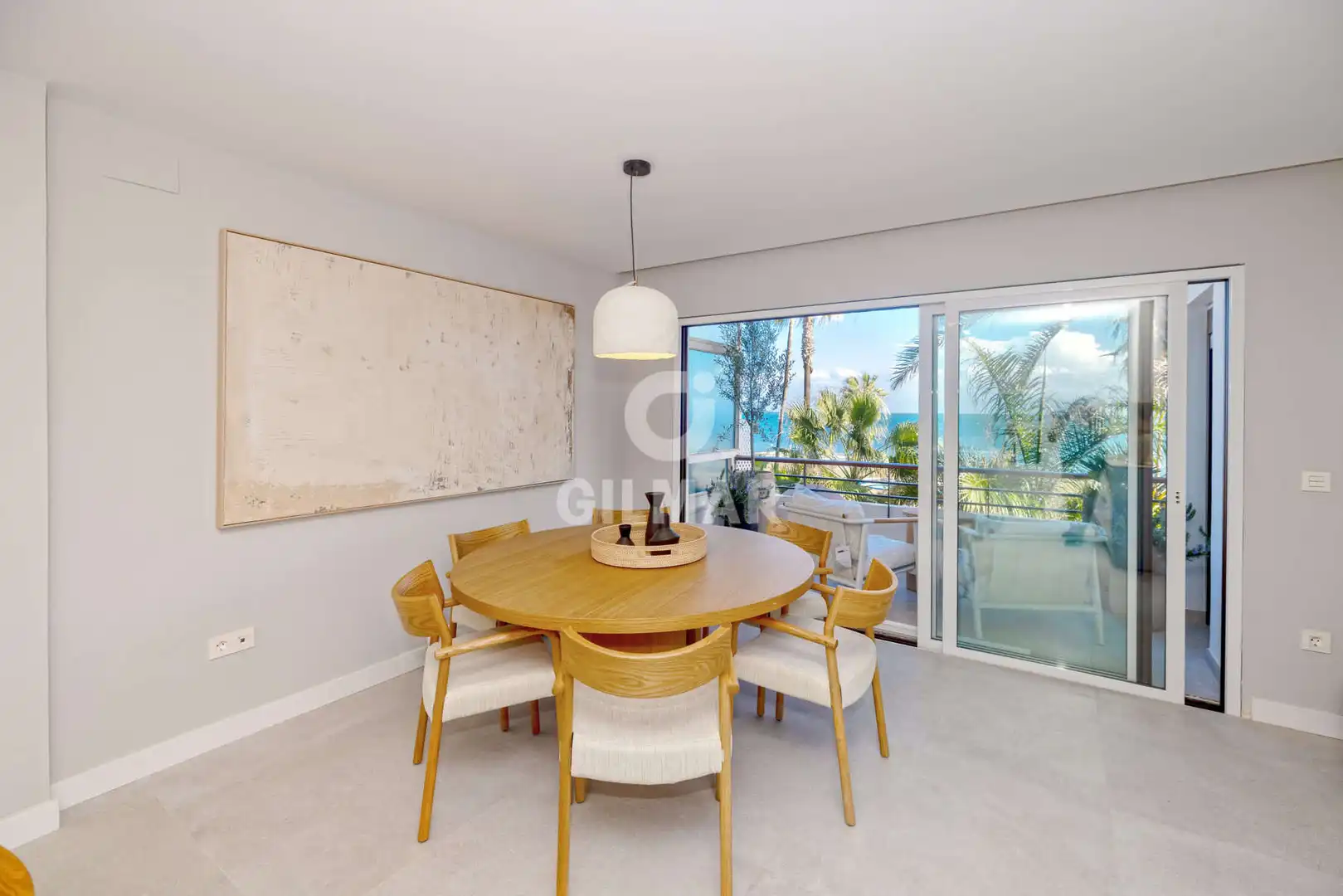 Menjador de Apartament en venda en Estepona amb Balcó