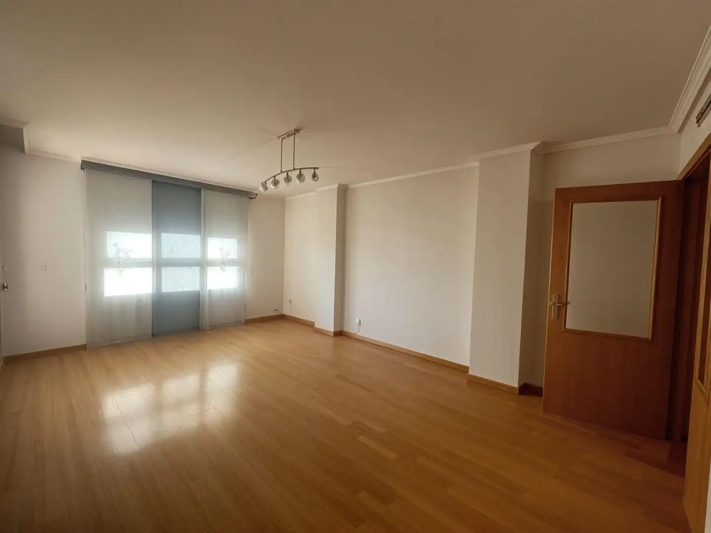 Sala d'estar de Pis de lloguer en Paterna amb Aire condicionat, Calefacció i Terrassa