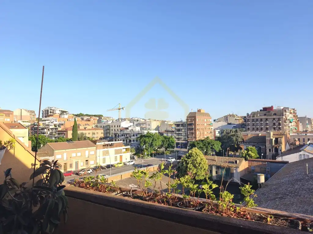 Außenansicht von Dachboden zum Verkauf in Granollers mit Klimaanlage und Terrasse