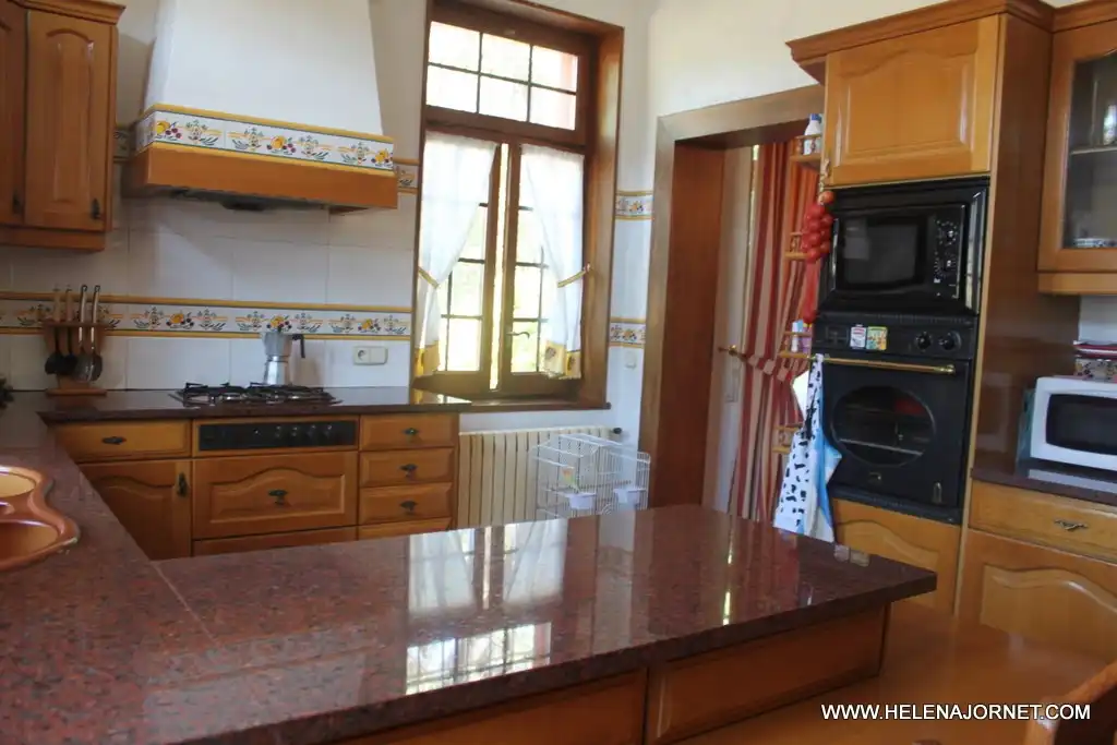 Cuina de Casa o xalet en venda en Sant Feliu de Guíxols amb Calefacció