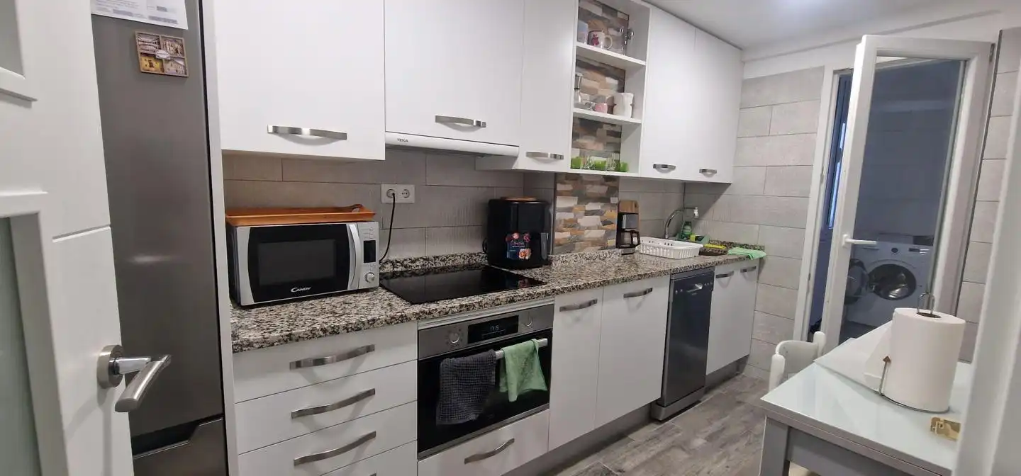 Kitchen of Flat for sale in Zaragoza  with Heating, Terrace and Furnished