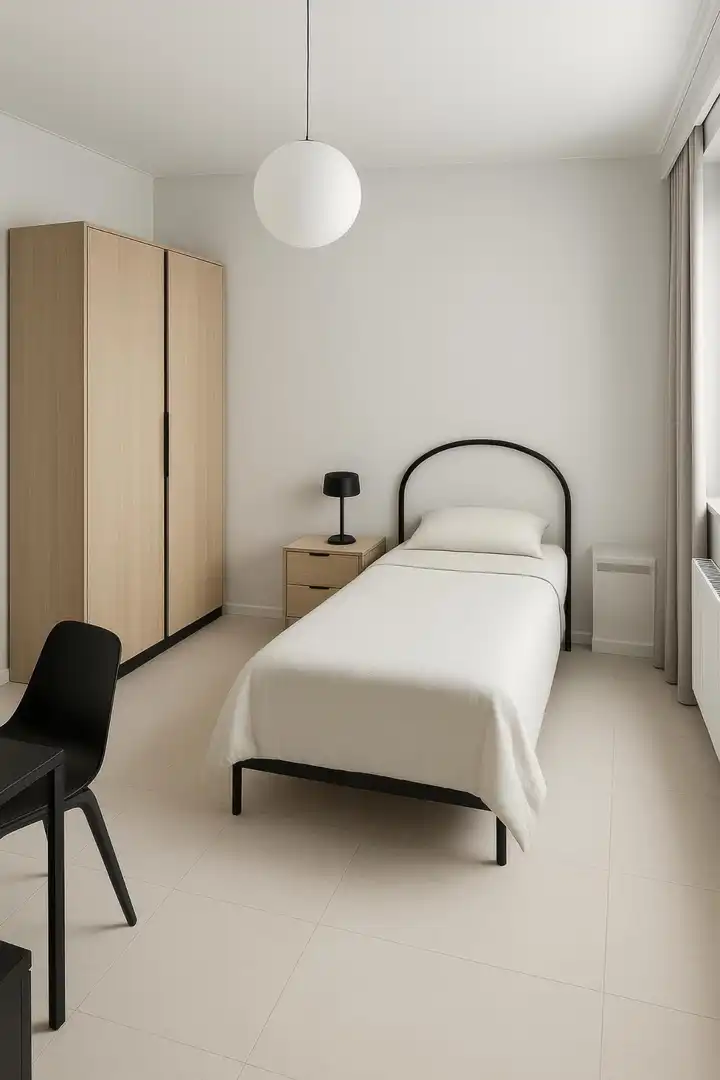 Bedroom of Flat for sale in Sevilla  with Air Conditioner and Furnished