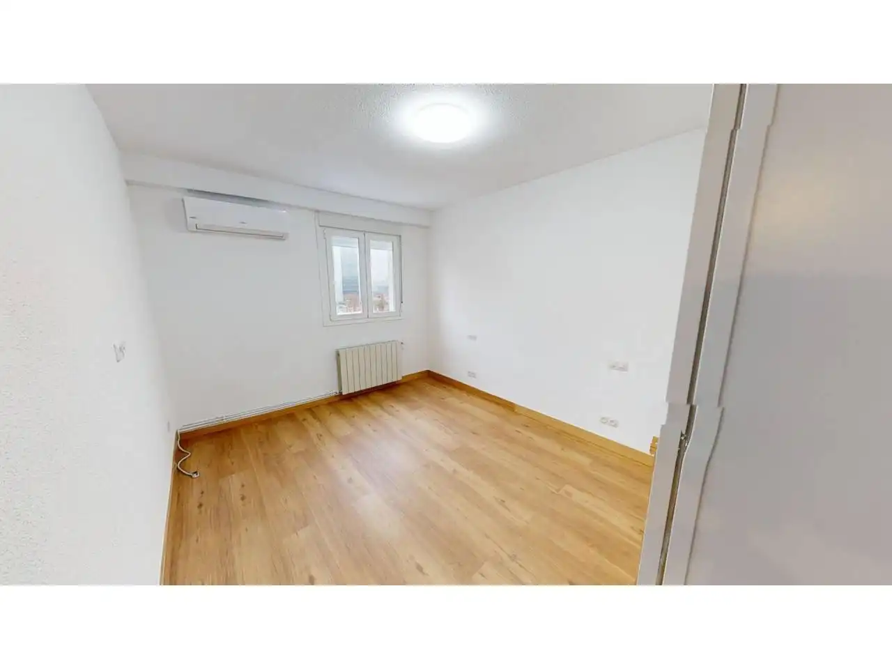Bedroom of Flat for rent in Madrid  with Air Conditioner, Heating and Terrace