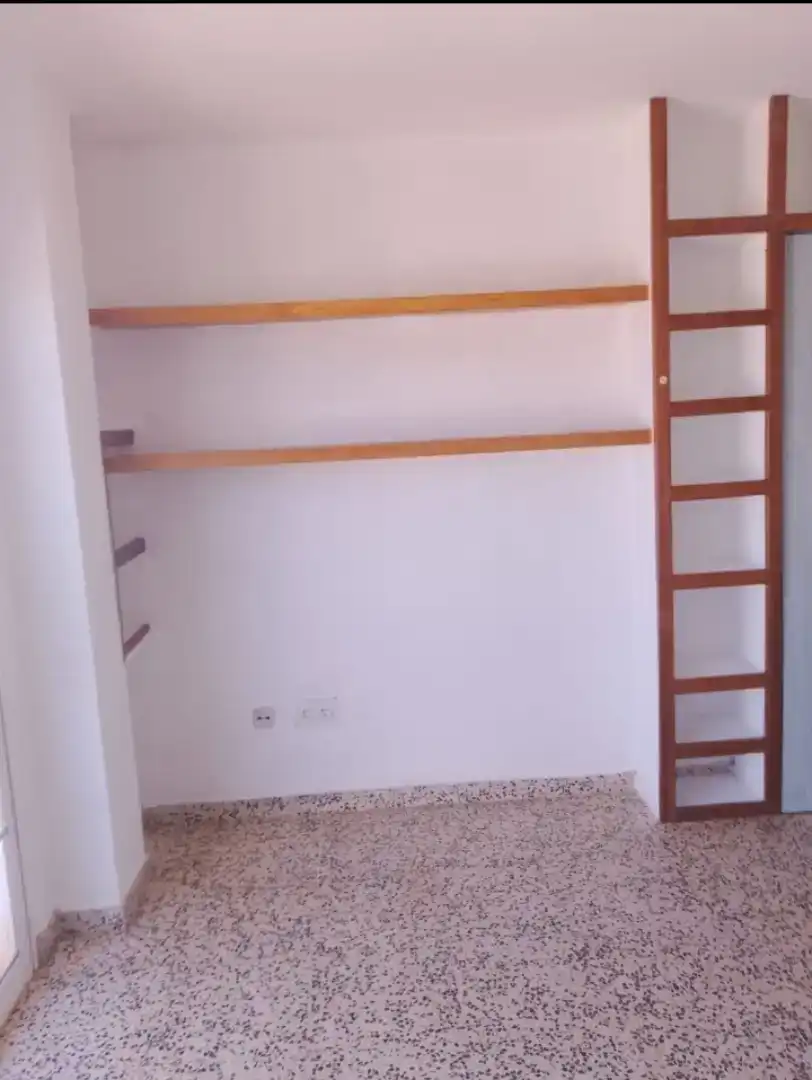 Schlafzimmer von Wohnung zum Verkauf in  Palma de Mallorca mit Waschmaschine und Balkon