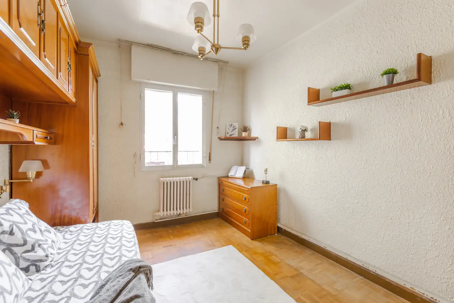 Habitación de Piso en venta en  Pamplona / Iruña con Calefacción, Parquet y Amueblado