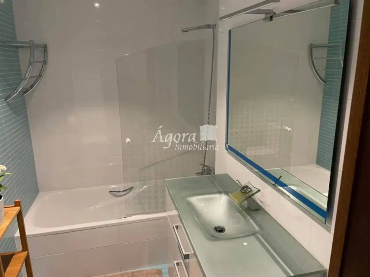 Baño de Piso de alquiler en Valladolid con Calefacción, Parquet y Terraza