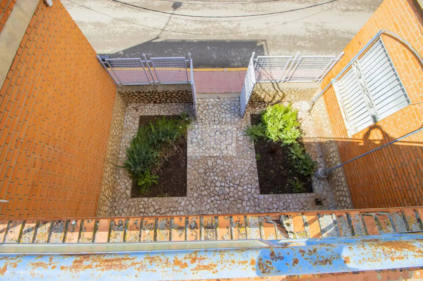 Jardí de Casa adosada en venda en Cózar amb Aire condicionat i Terrassa