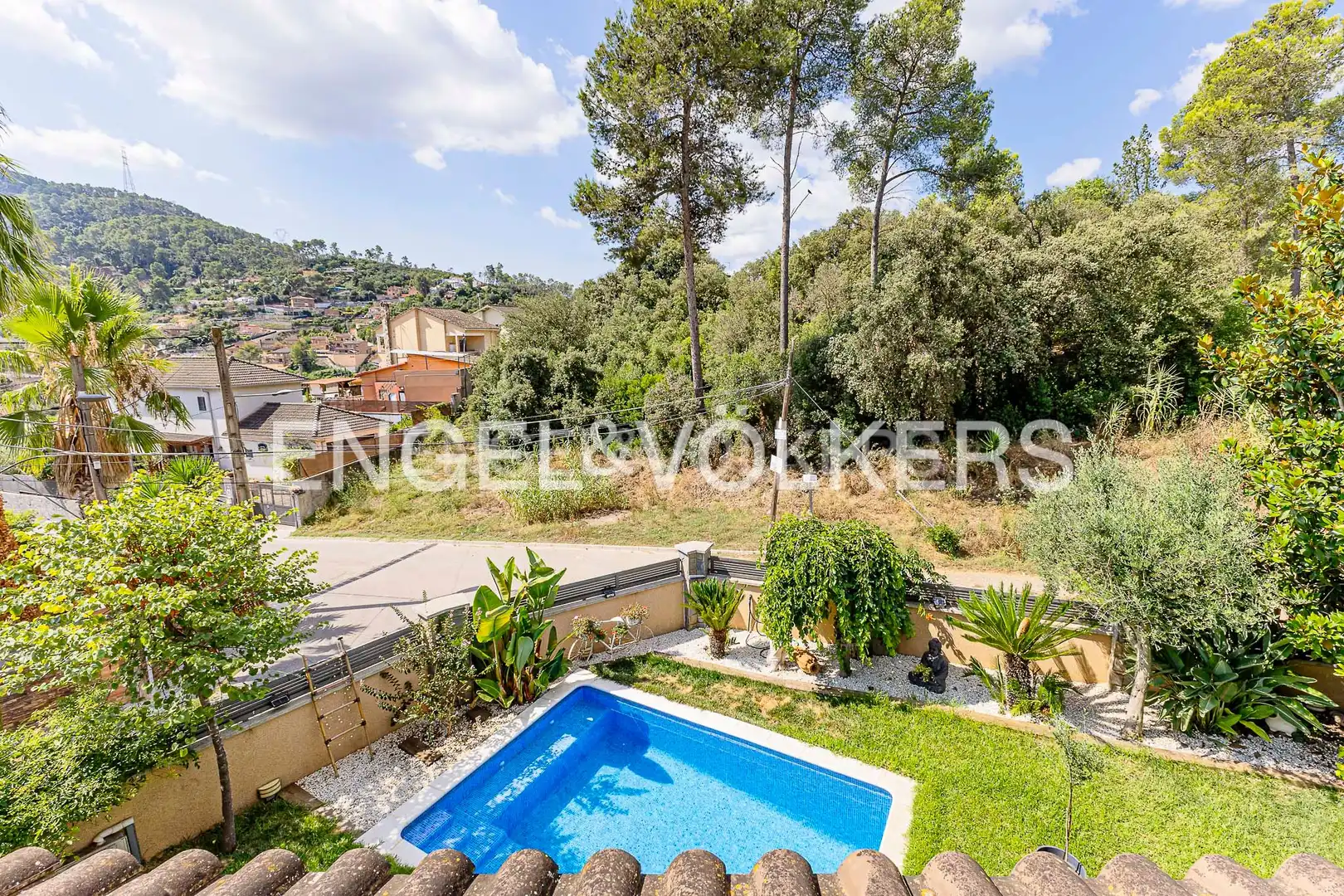 Exterior view of Houses for sale in Sant Vicenç Dels Horts  with Heating, Storage room and Swimming Pool