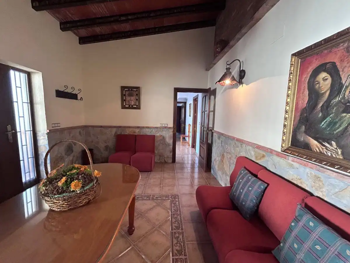 Sala d'estar de Casa o xalet en venda en Álora amb Calefacció, Terrassa i Traster