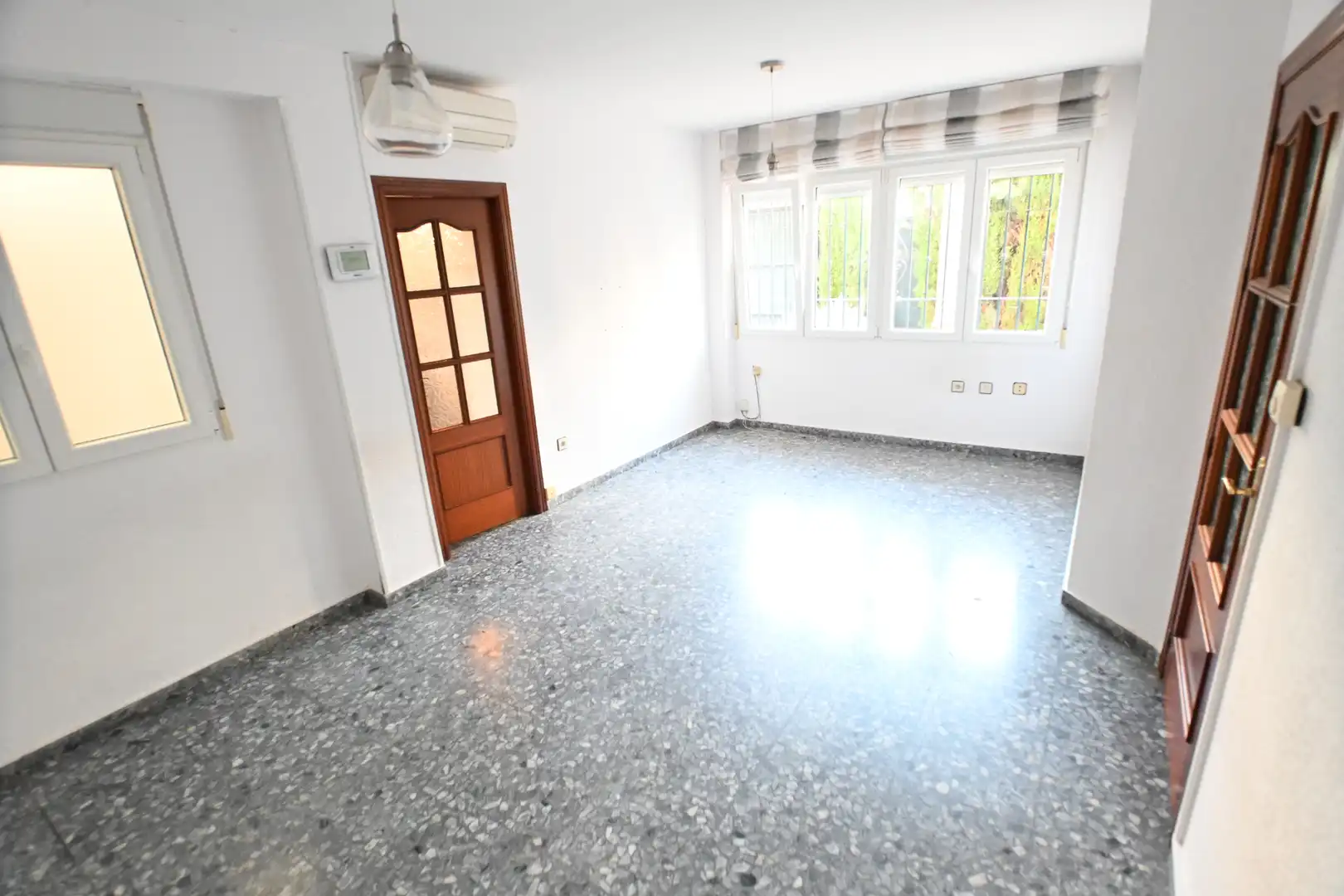 Habitación de Casa adosada en venta en Churriana de la Vega con Aire acondicionado, Terraza y Trastero