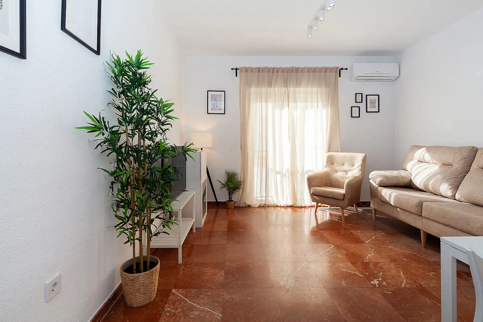 Flat to rent in N/A