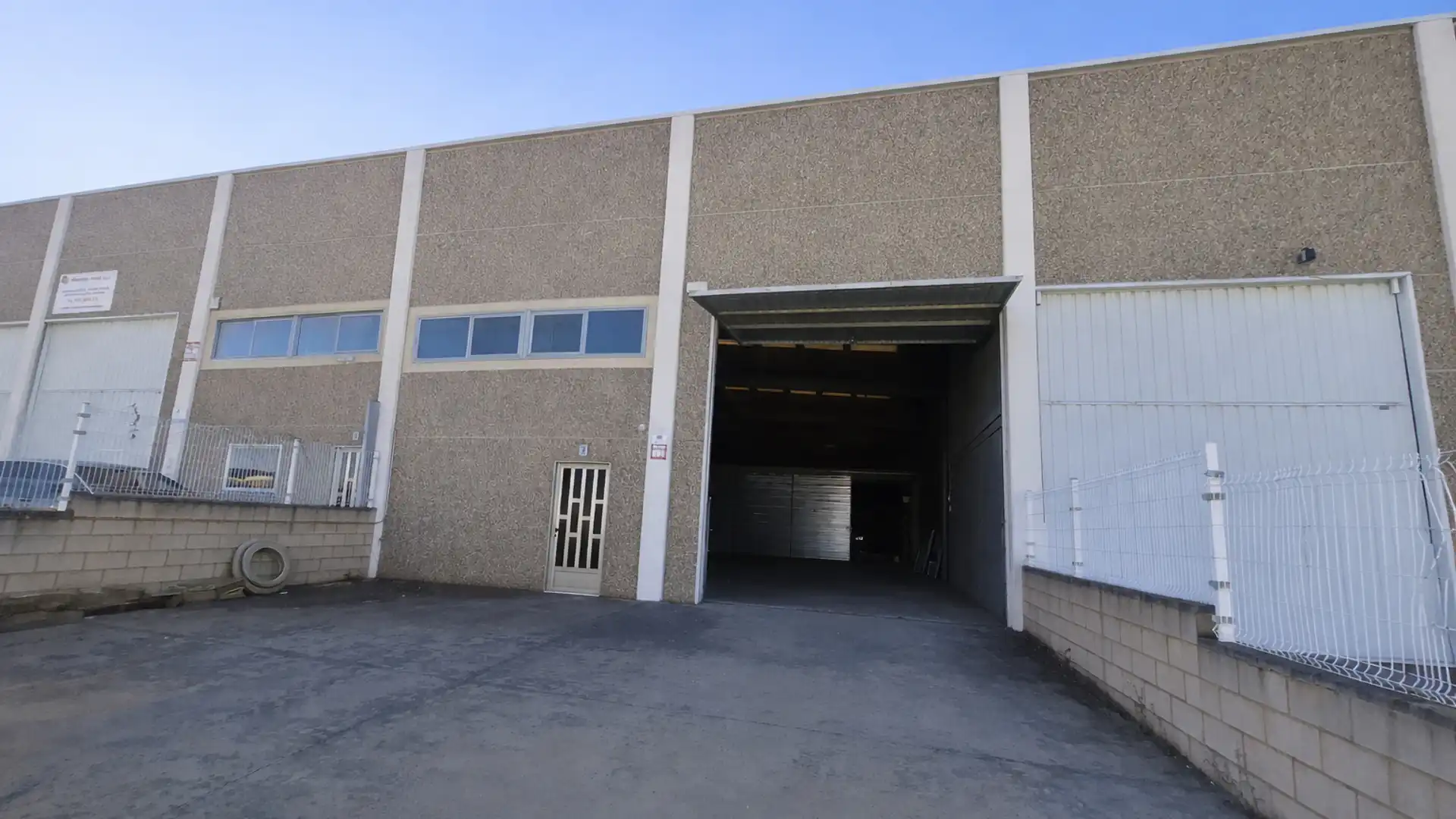 Exterior view of Industrial buildings for sale in Constantí